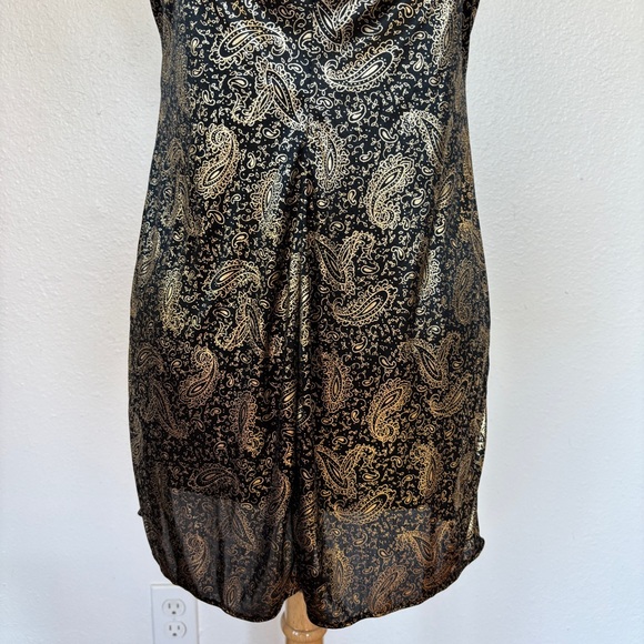 Vintage Black and Gold Paisley Chemise - Picture 7 of 11